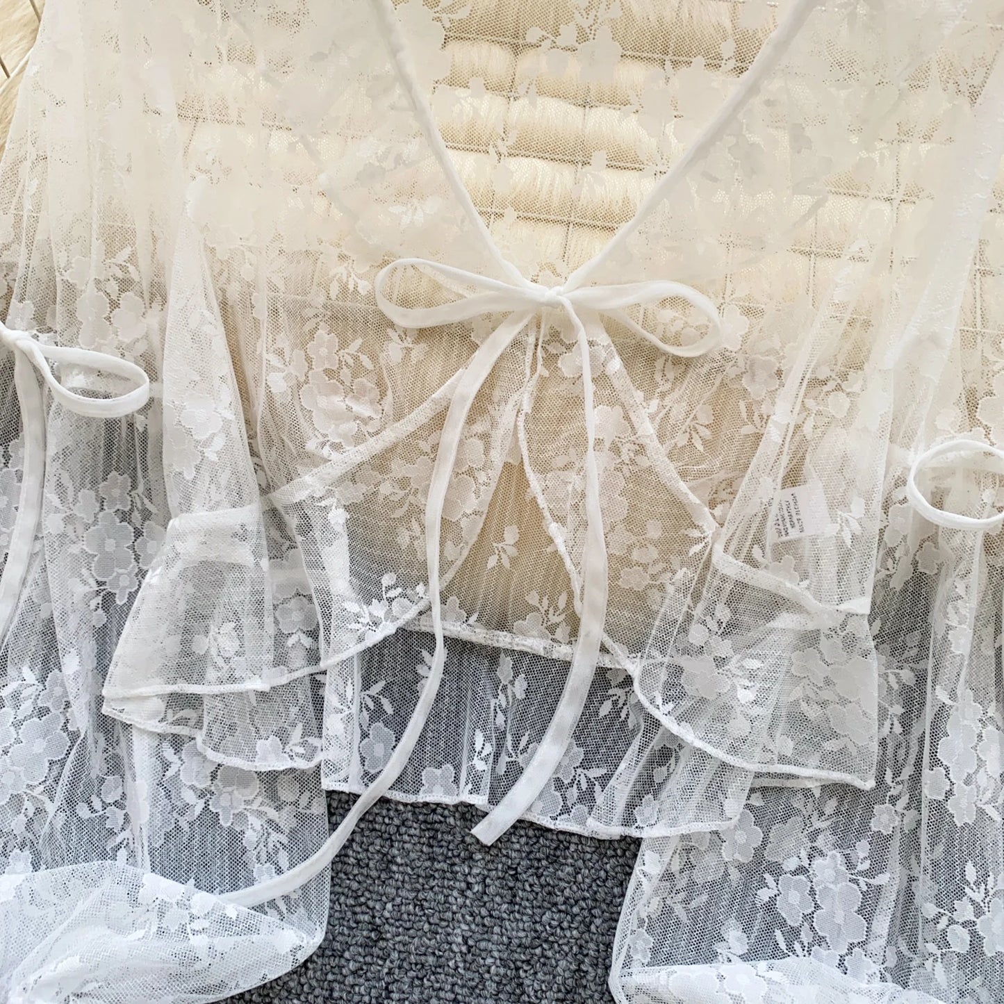 Summer Full Sleeve Sweet Lace Blouses Women Lantern Sleeve Solid Lace Shirts Ladies Sweet Tops Clothes Women Wholesale