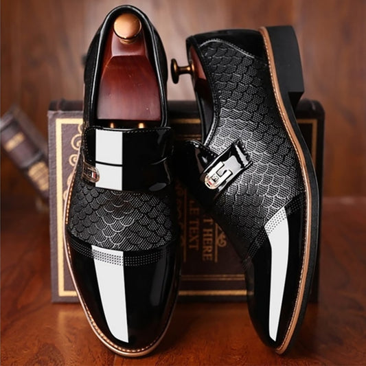 Men shoes Leather Embossing Classic Fashion Luxury men shoes Wear-resistant Non slip Mans footwear Anti-slip Black shoes